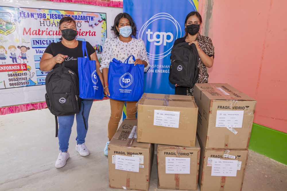 TGP entrega kits escolares a niños