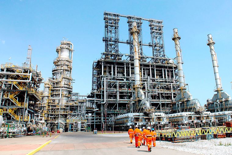 SNMPE: Urge revertir crisis del sector hidrocarburos para poner en valor potencial petrolero y gasífero de Perú