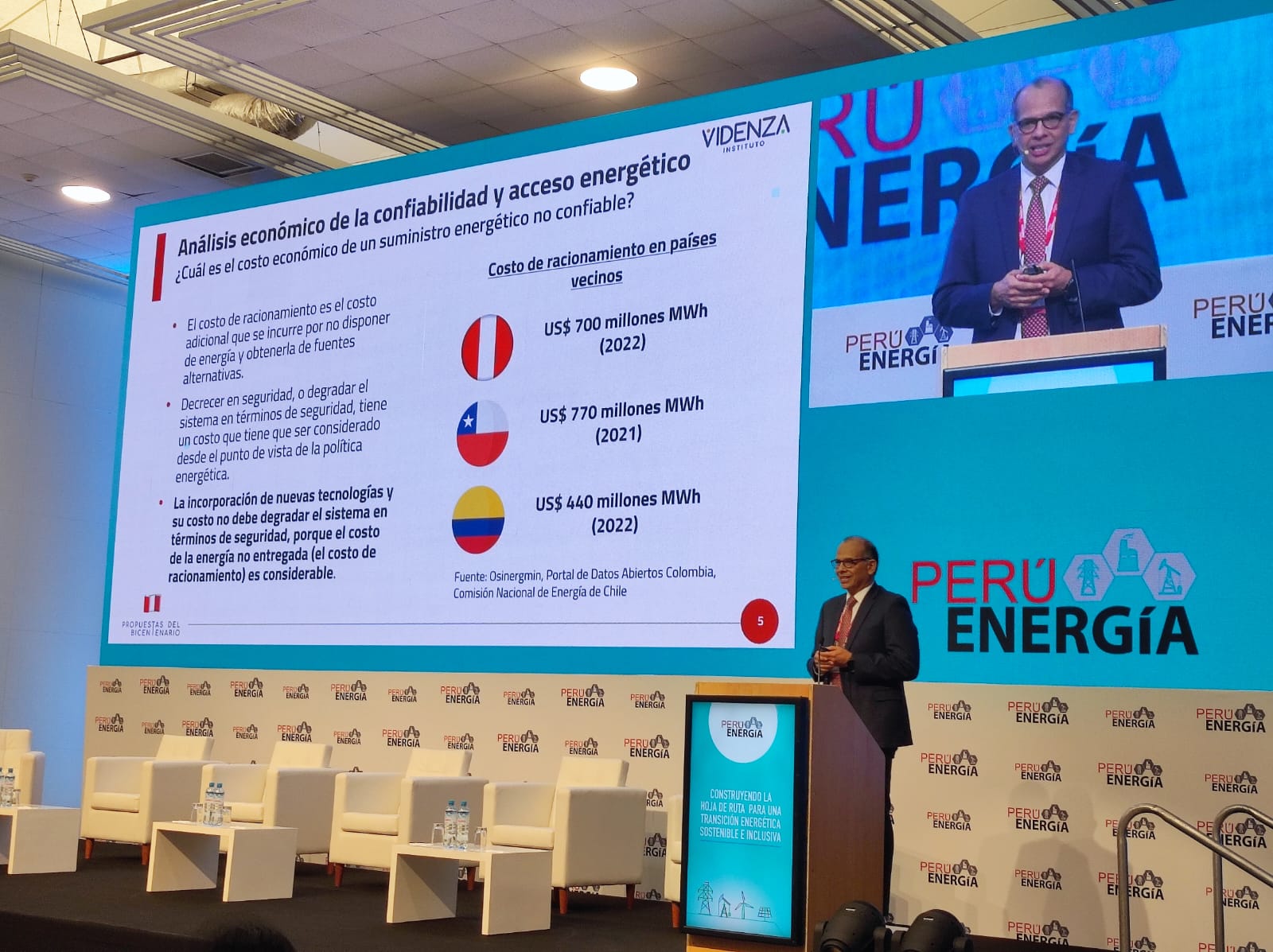 Miguel Castilla Política de los subsidios cruzados ya ha llegado a su límite; ya no se le puede recargar más a la tarifa eléctrica