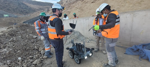 Quellaveco utiliza robot para monitorear la seguridad en su canal de relaves