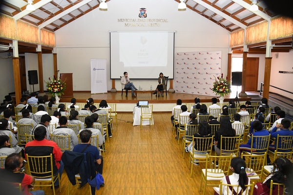 Anglo American anuncia premio regional de literatura moqueguana