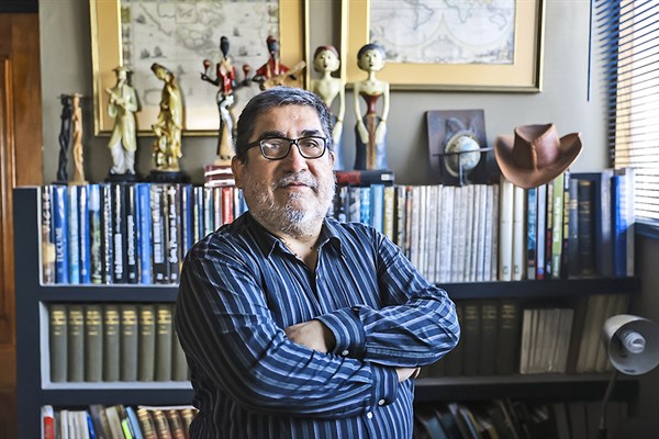 Jorge Valenzuela Garcés es el ganador del Premio Copé de ensayo 2022