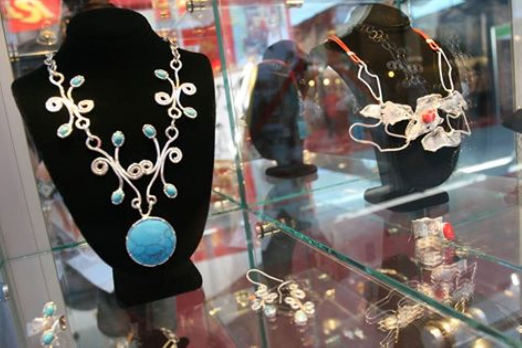 Envíos de joyería y orfebrería continúan a la baja