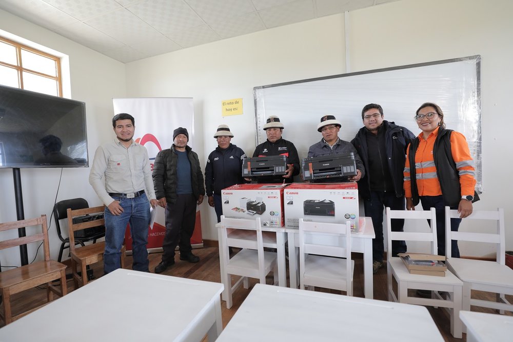 Las Bambas entrega aulas equipadas a la comunidad de Pamputa