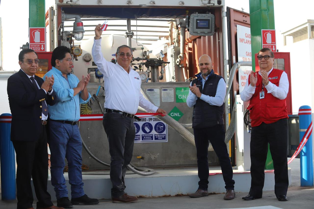Ministro de Energía inaugura la primera estación GNV-L, para el público en Sudamérica