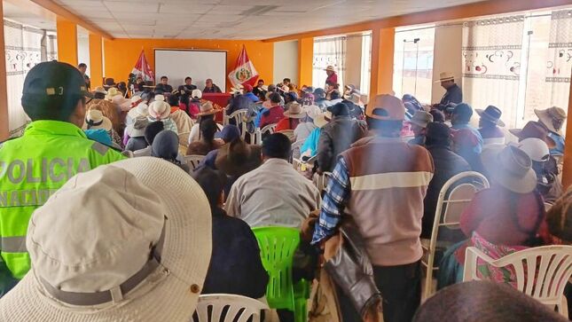 MINEM establece el diálogo entre minera CIEMSA y pobladores del distrito de Palca en Puno