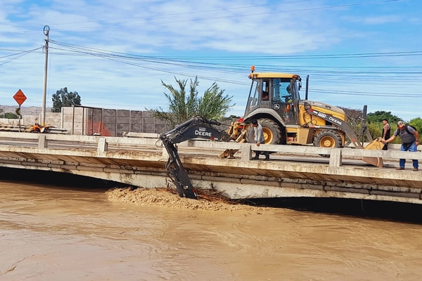 Antamina se suma a las labores de reforzamiento de la ribera del río Huarmey