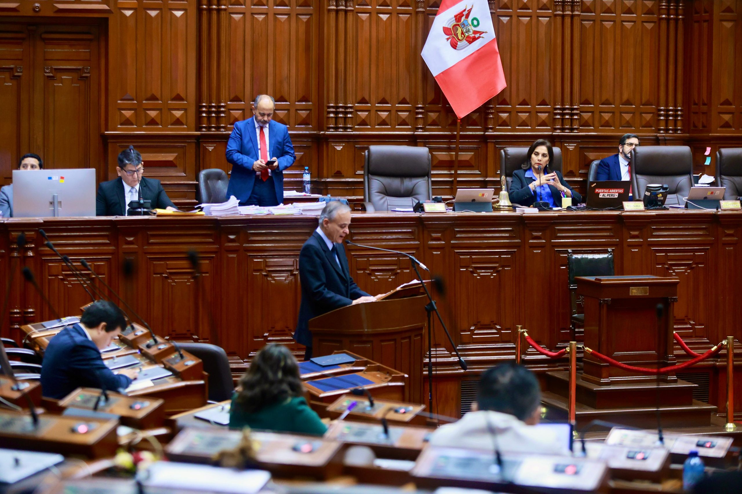Titular del Minem en el Congreso.