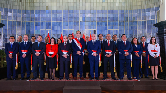 Titular del MINEM juramenta