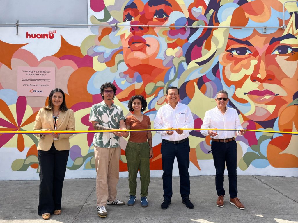 Huansi pintó el mural de Primax