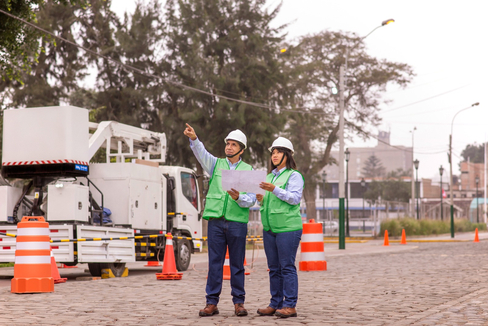 Emisiones de bonos de Pluz Energía